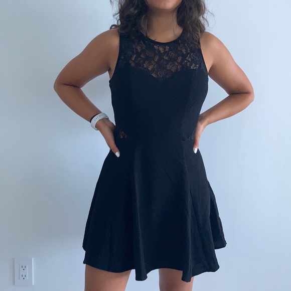 Black lace skater dress - Picture 1 of 7